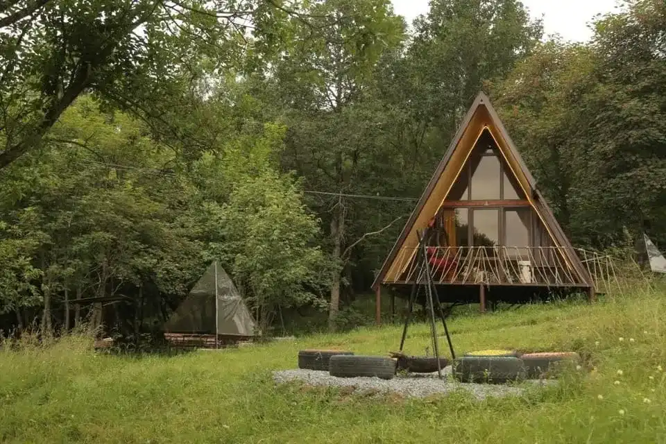 Glamping%20Wolf%20Mount%20Hotel.webp